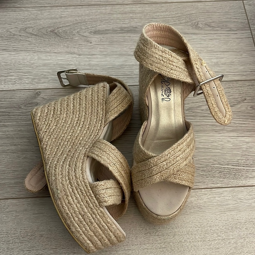 Chunky rope wedges with wrap around strap